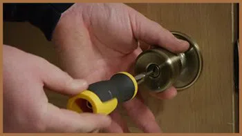 City Locksmith Shop West Hollywood, CA 310-955-1300 - 15-unlock-door