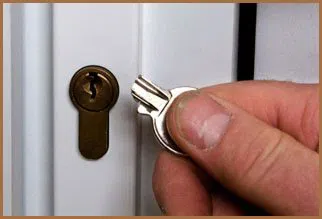 City Locksmith Shop West Hollywood, CA 310-955-1300 - 5-broken-key